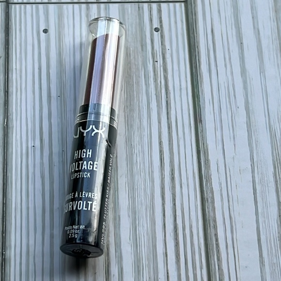 NYX  Makeup Beauty High Voltage Flutter Kisses Lipstick - Picture 6 of 6